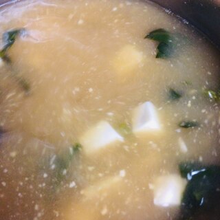 豆腐とほうれん草と塩麹の味噌汁